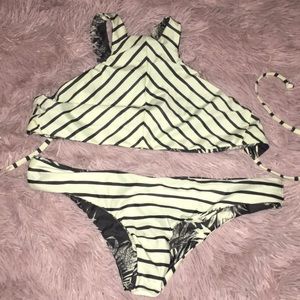Reversible bathing suit 2 piece